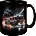 Feuerwehrfahrzeug im Einsatz Tasse in Schwarz Feuerwehr Tasse Einsatzfahrzeug Feuer Rettung Notfall Hilfe Löschfahrzeug Geschenk