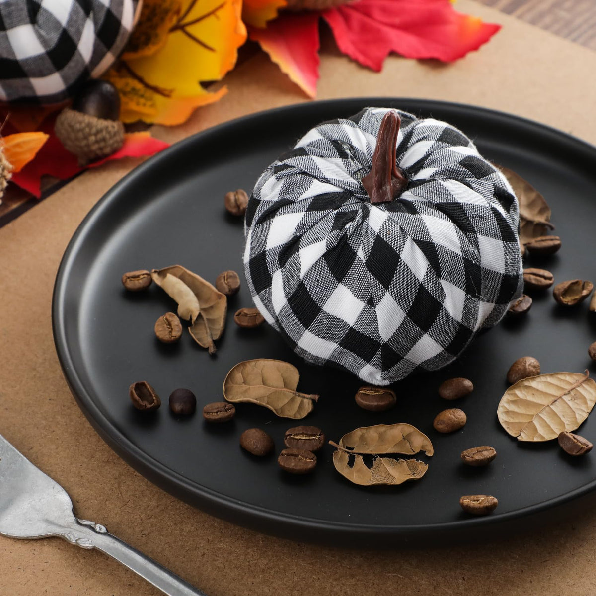 Benjia Kürbis Herbst Deko Dekoration Draußen, Groß Mini Orange Kürbisse Schaumstoff Zierkürbisse Herbstdeko Herbstdekorationen Halloween (Orange, 16 Stück)