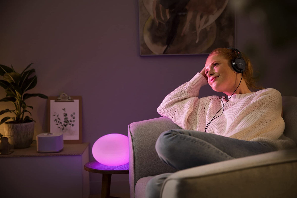 Philips Hue Flourish Tischleuchte, dimmbare LED Leuchte, weißes und farbiges Licht, 16 Millionen Farben, indirekte Beleuchtung über App steuerbar, kompatibel mit Alexa, Neue Generation
