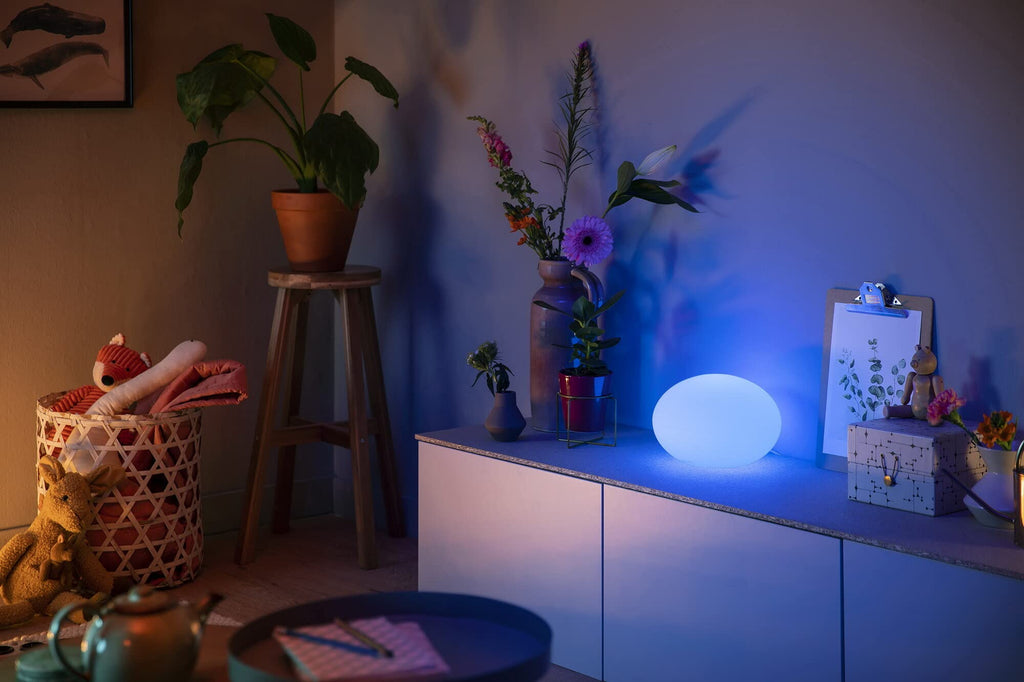 Philips Hue Flourish Tischleuchte, dimmbare LED Leuchte, weißes und farbiges Licht, 16 Millionen Farben, indirekte Beleuchtung über App steuerbar, kompatibel mit Alexa, Neue Generation