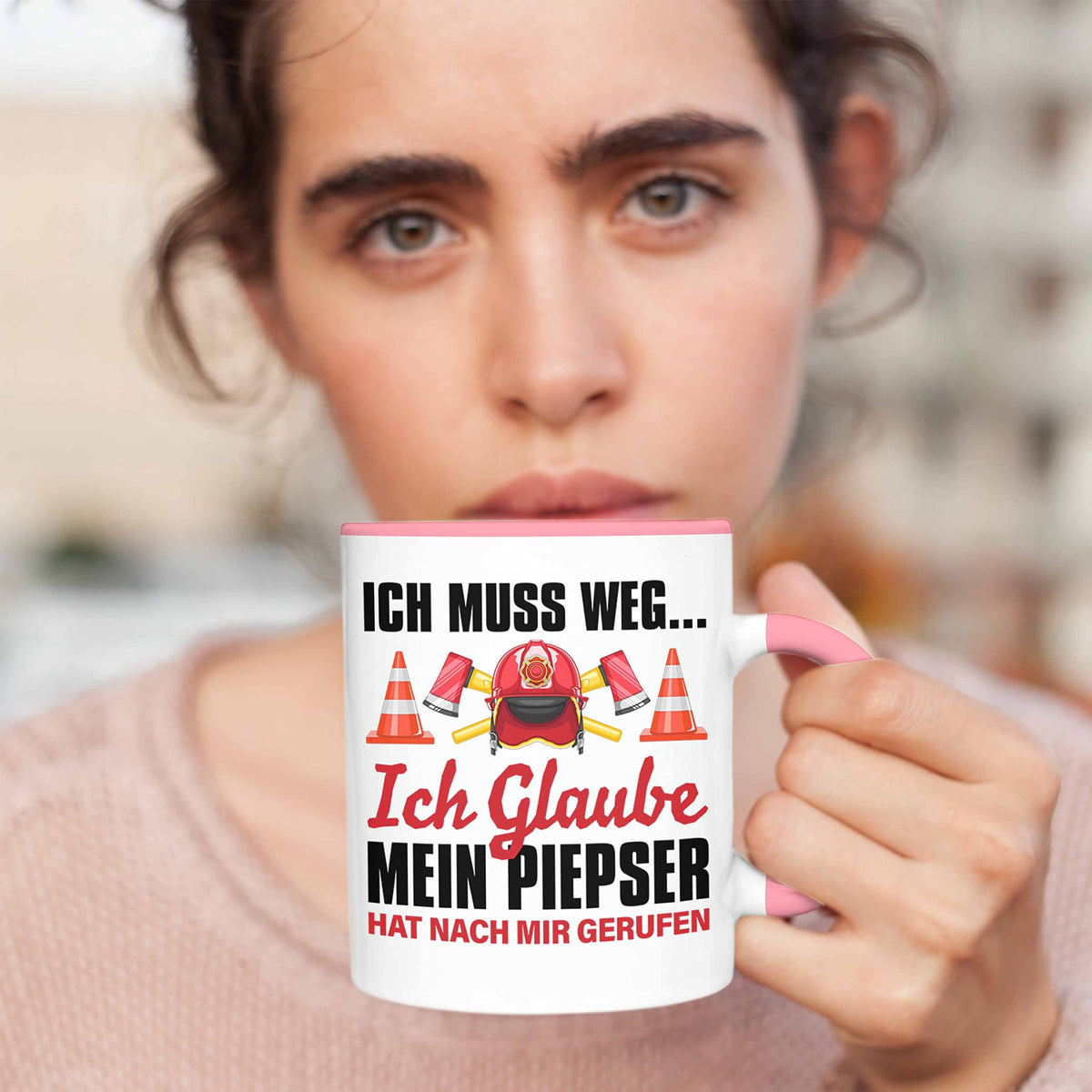 Trendation - Feuerwehr Tasse Geschenk für Feuerwehrmann Geburtstag Männer Spruch (Schwarz)