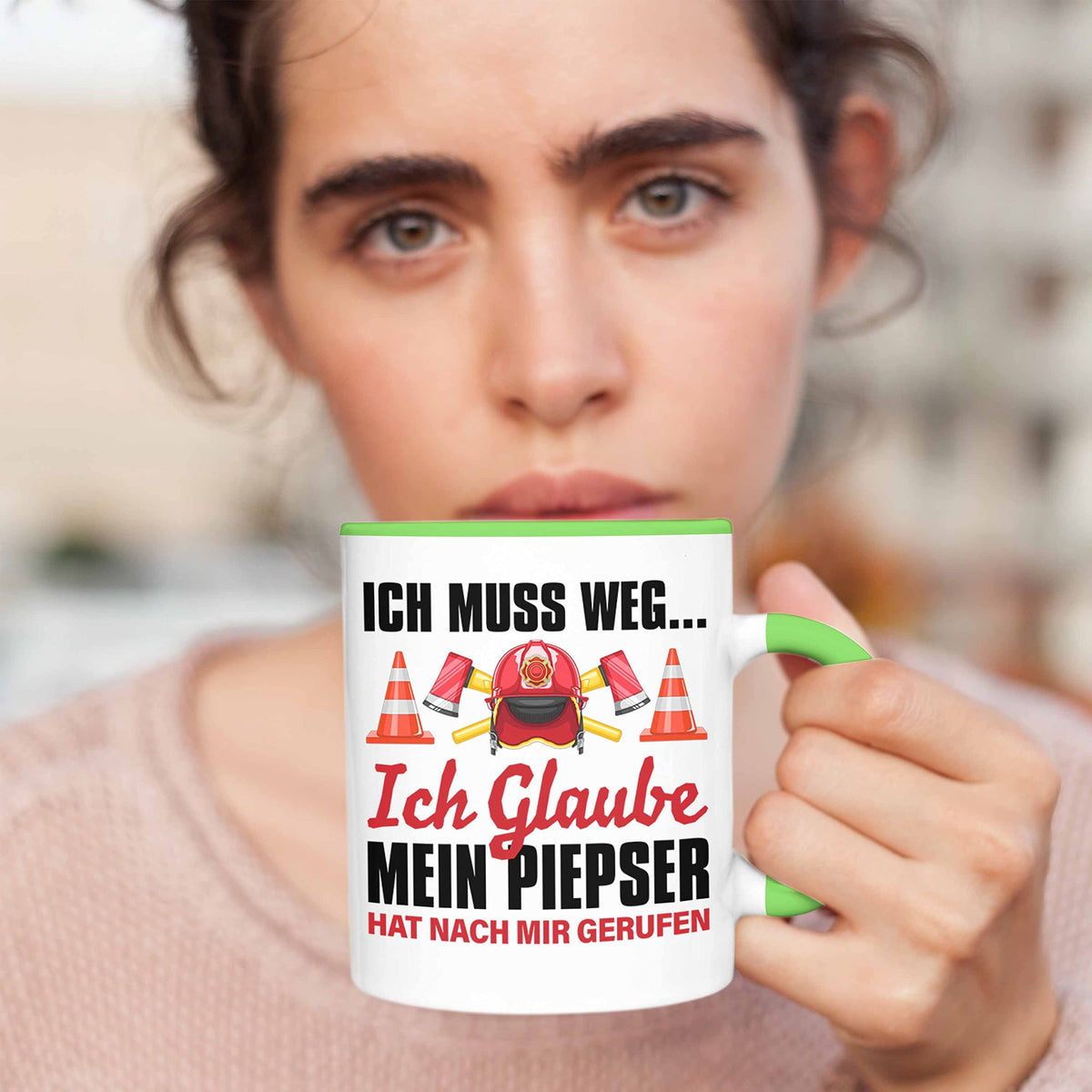 Trendation - Feuerwehr Tasse Geschenk für Feuerwehrmann Geburtstag Männer Spruch (Schwarz)