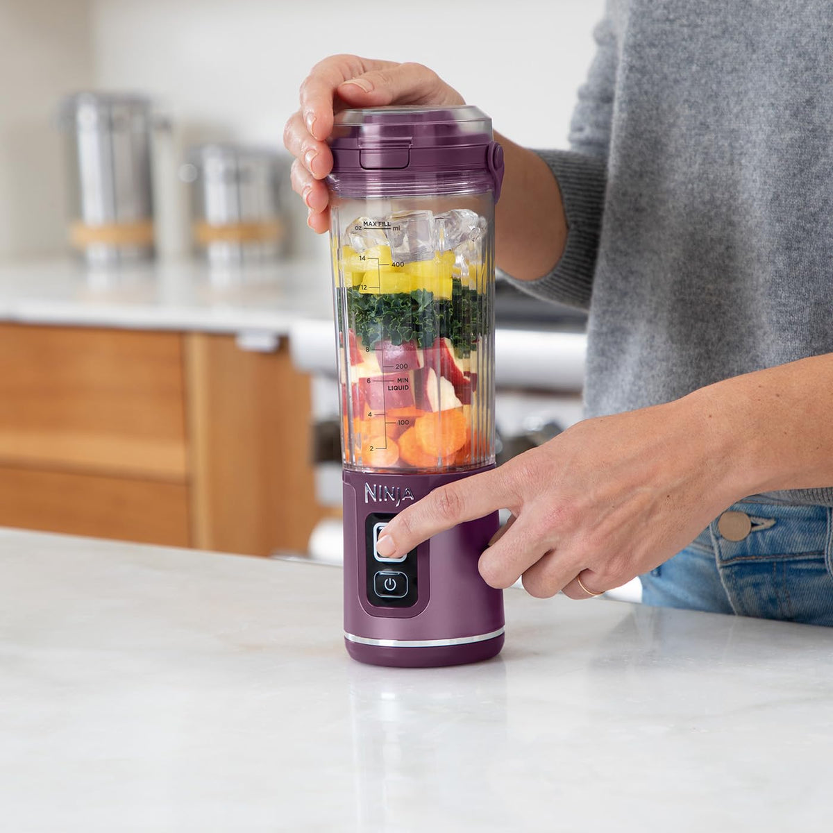 Ninja Blast Tragbarer Mixer / Blender / Smoothie Maker, 530ml Becher, Auslaufsicherer Deckel, Leistungsstarker Mini Standmixer, Kabellos & Wiederaufladbar, Zerkleinert Eis & Obst, Blau, BC151EUNV