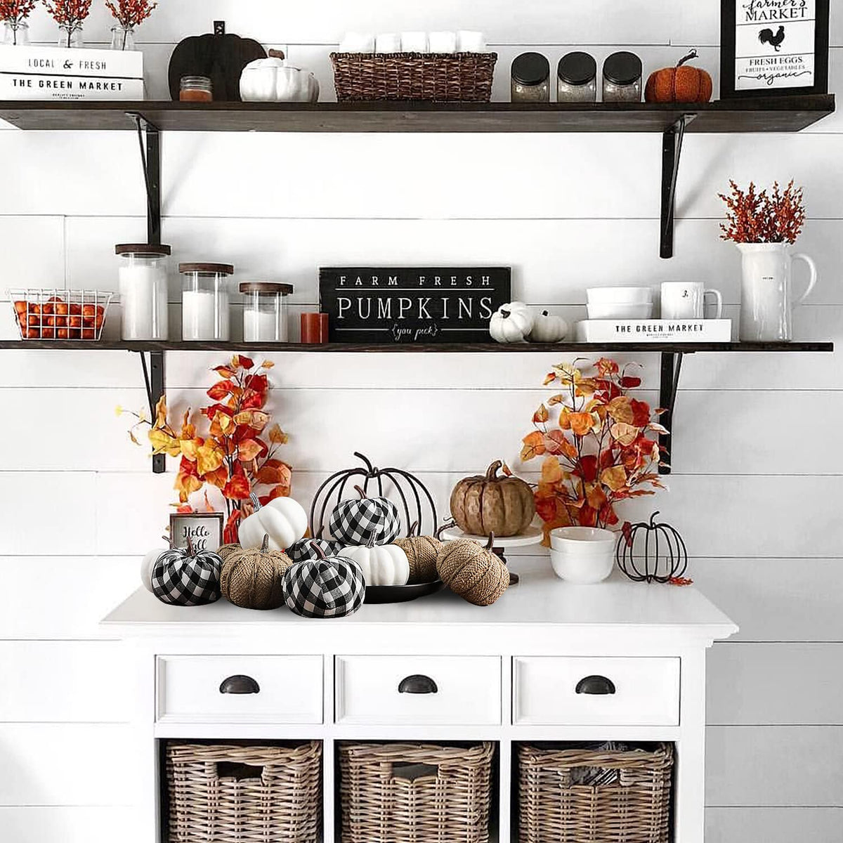 Benjia Kürbis Herbst Deko Dekoration Draußen, Groß Mini Orange Kürbisse Schaumstoff Zierkürbisse Herbstdeko Herbstdekorationen Halloween (Orange, 16 Stück)