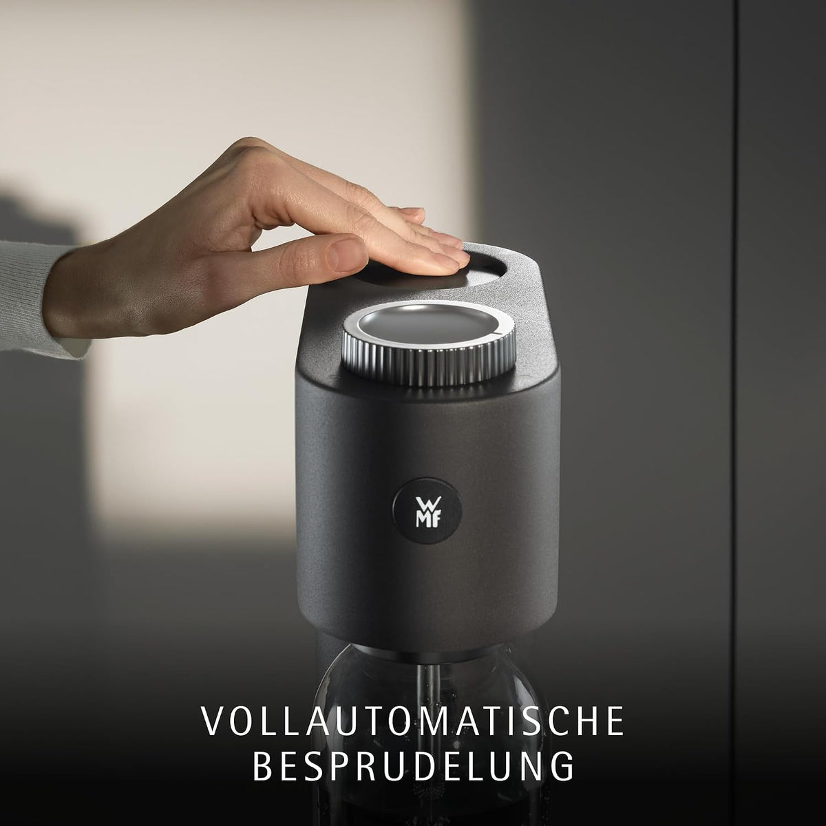 WMF Element One Wassersprudler – vollautomatische Edelstahl Sprudelmaschine mit 3 Graden, platzsparendes Design, eleganter Soda Maker & Sprudelgerät für prickelnden Genuss auf Knopfdruck, Farbe Lava