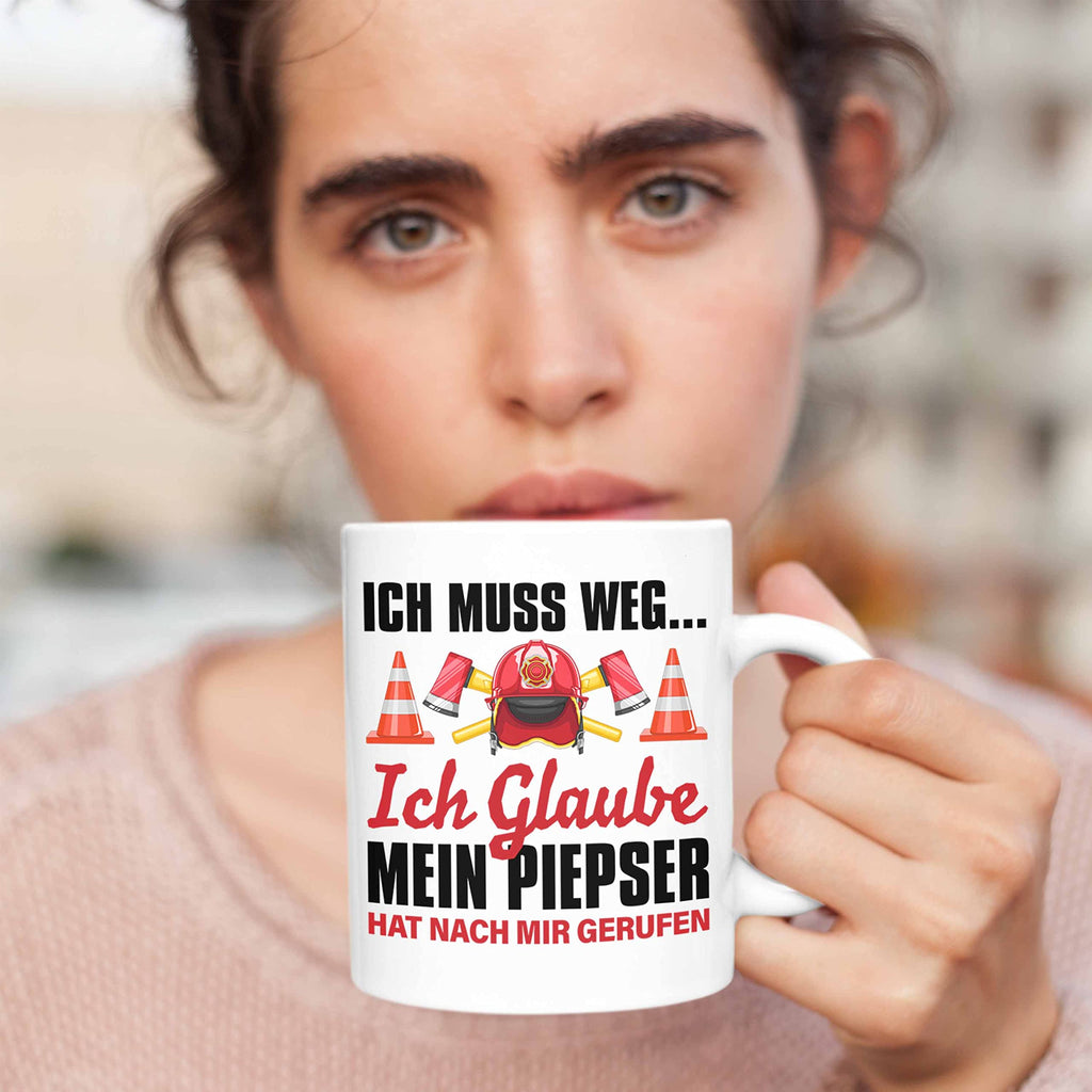 Trendation - Feuerwehr Tasse Geschenk für Feuerwehrmann Geburtstag Männer Spruch (Schwarz)