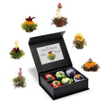 Creano 6 Teeblumen Geschenkbox weißer, schwarzer & grüner Tee in edler Magnetbox mit Silberprägung - 6 verschiedene Sorten - Geschenk zu Weihnachten