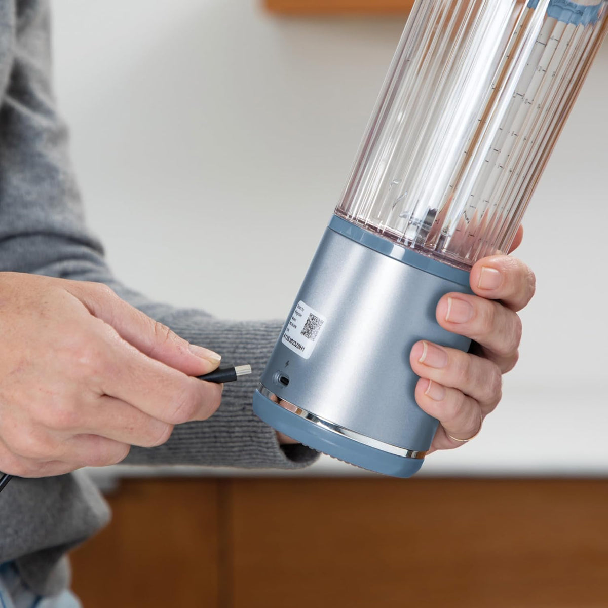 Ninja Blast Tragbarer Mixer / Blender / Smoothie Maker, 530ml Becher, Auslaufsicherer Deckel, Leistungsstarker Mini Standmixer, Kabellos & Wiederaufladbar, Zerkleinert Eis & Obst, Blau, BC151EUNV