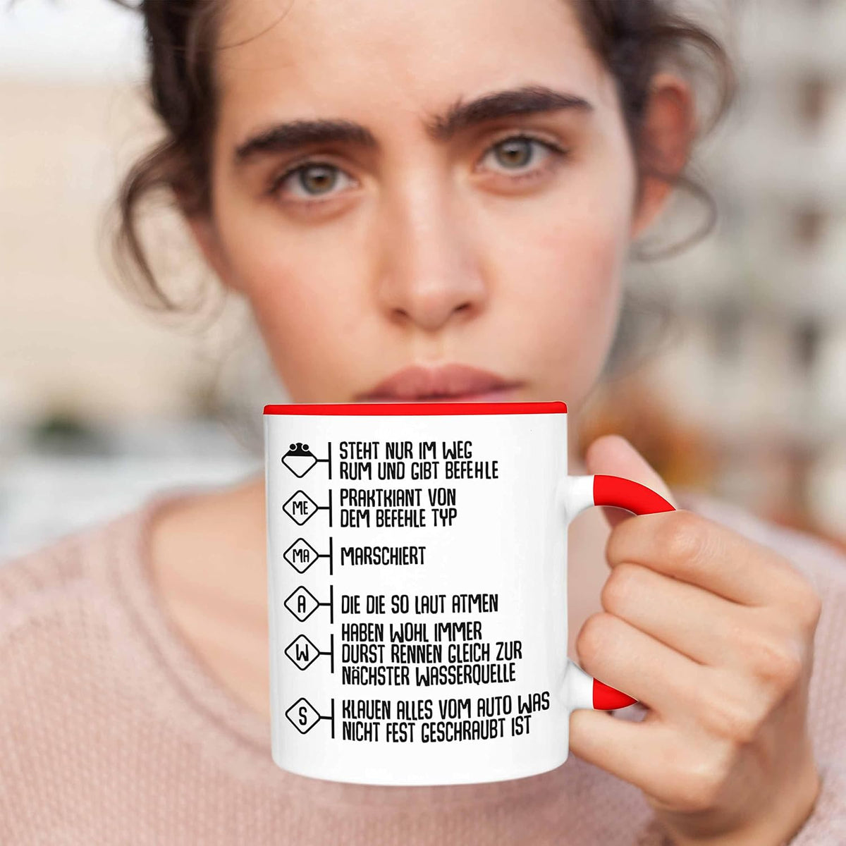Trendation - Feuerwehr Tasse Geschenke Zubehör Lustig Einsatz Geburtstag Spruch Mann Praktikant (Rot)