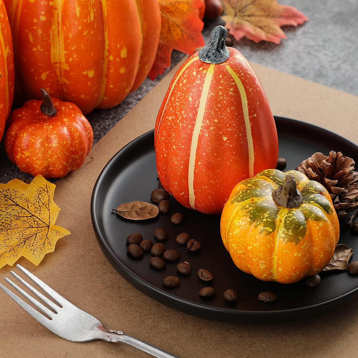 Benjia Kürbis Herbst Deko Dekoration Draußen, Groß Mini Orange Kürbisse Schaumstoff Zierkürbisse Herbstdeko Herbstdekorationen Halloween (Orange, 16 Stück)