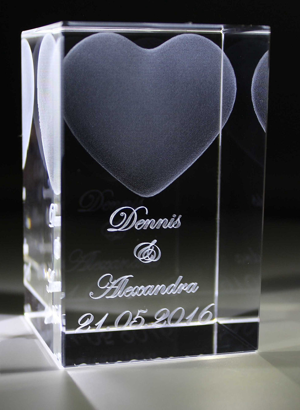 VIP-LASER 3D Herz mit Wunschtext inkl. LED Leuchtsockel Schwarz & Gravur | Personalisiertes Geschenk graviert für Frauen und Männer | Geschenkidee zu Weihnachten Valentinstag Jahrestage