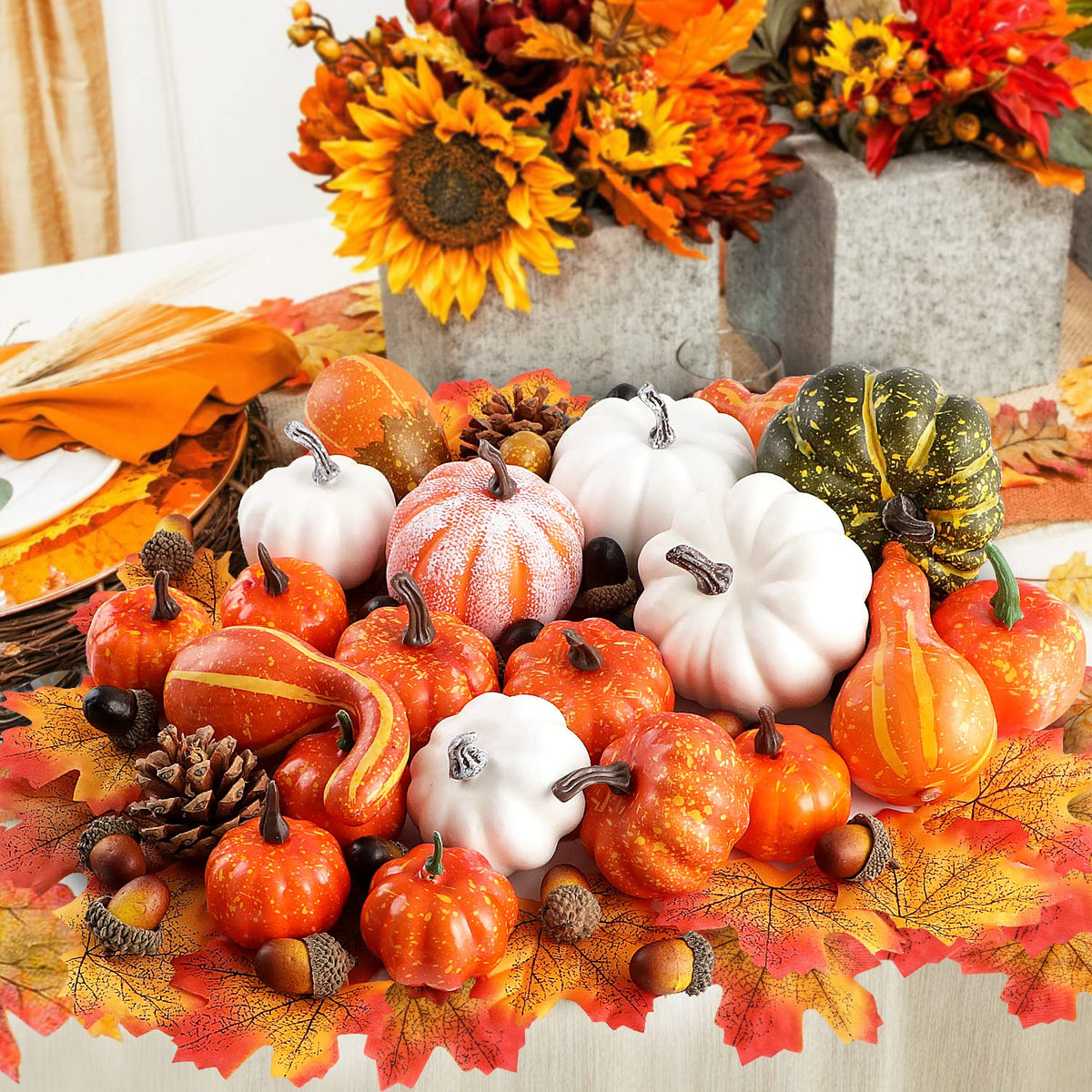 Benjia Kürbis Herbst Deko Dekoration Draußen, Groß Mini Orange Kürbisse Schaumstoff Zierkürbisse Herbstdeko Herbstdekorationen Halloween (Orange, 16 Stück)